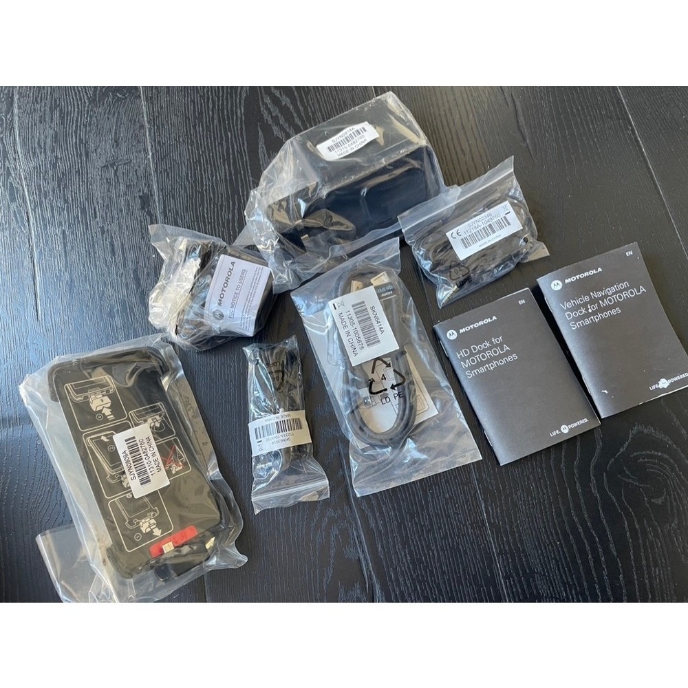 Motorola Vehicle Navigation HD Dock for Smartphones Charger Mount Accessories